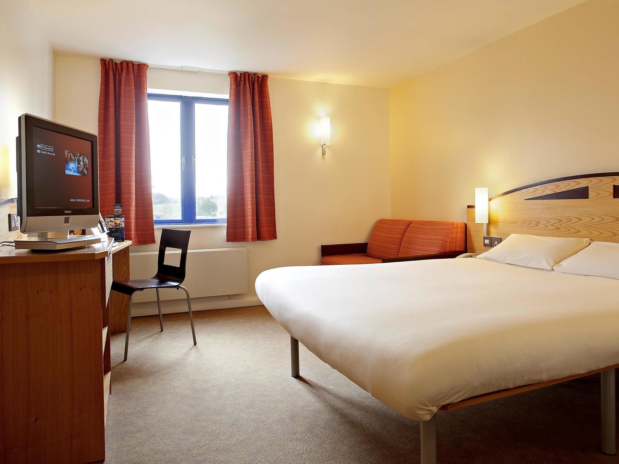 Ibis Rugby East Hotel Crick  Kültér fotó